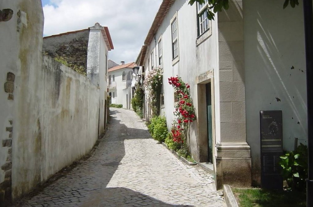 In the medieval village of Urem, a festival dedicated to immigrants is held