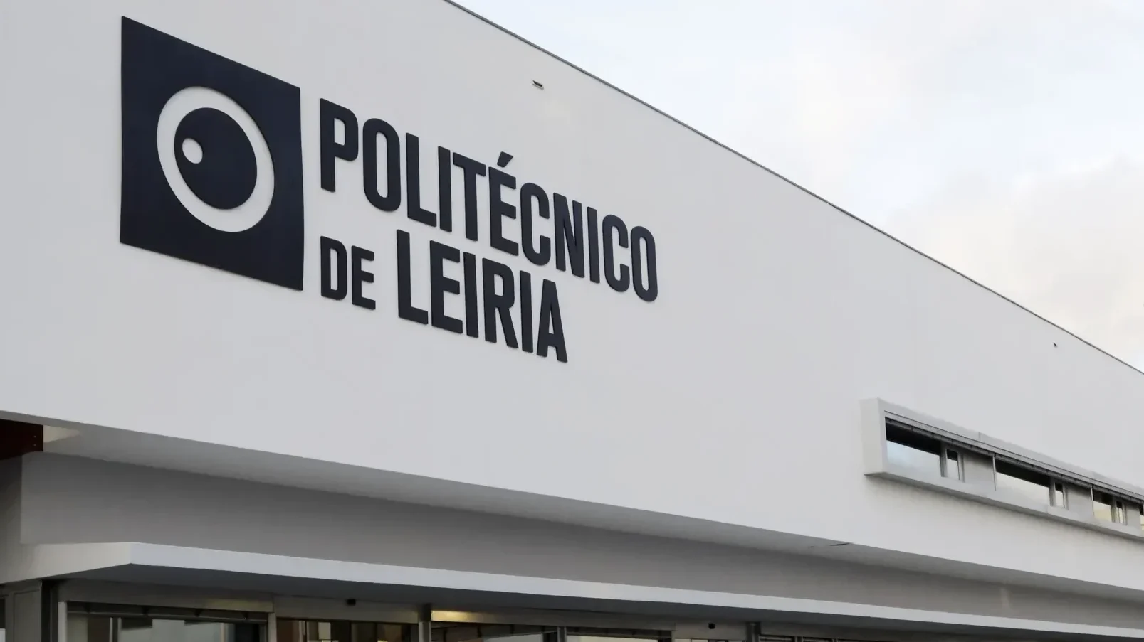 Politecnico de leiria servicos centrais fc 1004