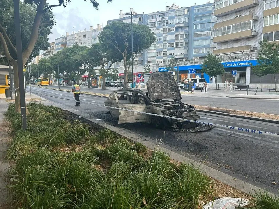 Carro Ardido Super Dragões