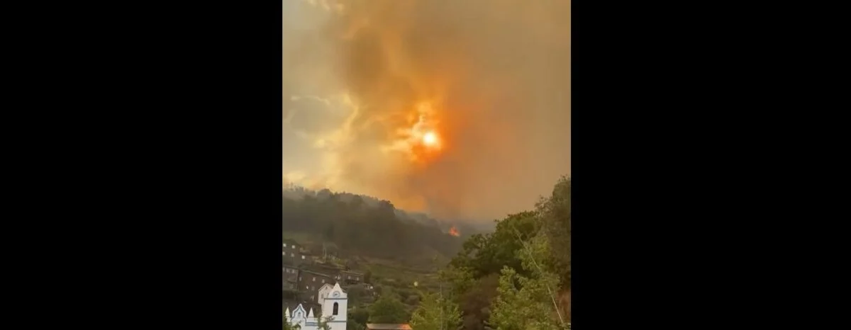 Incendio Piodao Vista Da Aldeia Video 