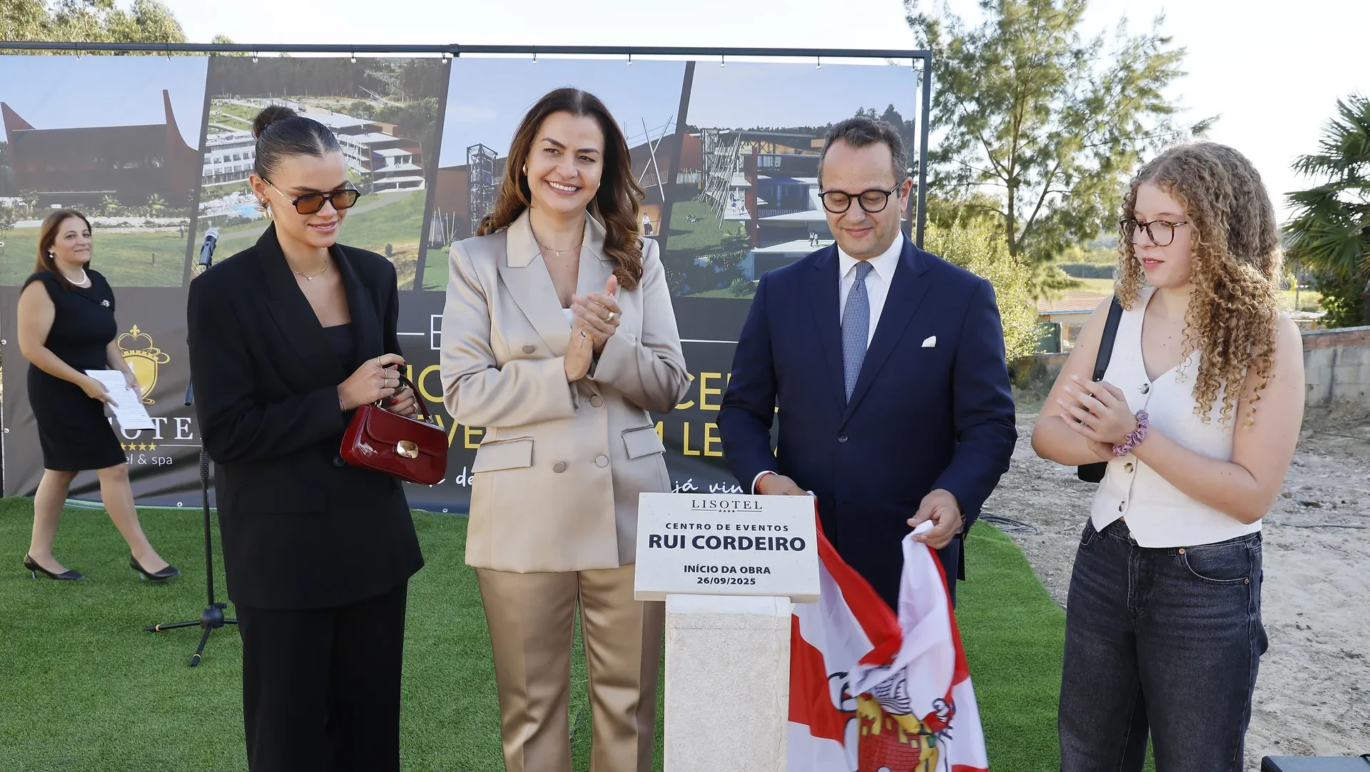 Lançamento Da Primeira Pedra Do Centro De Eventos Lisotel