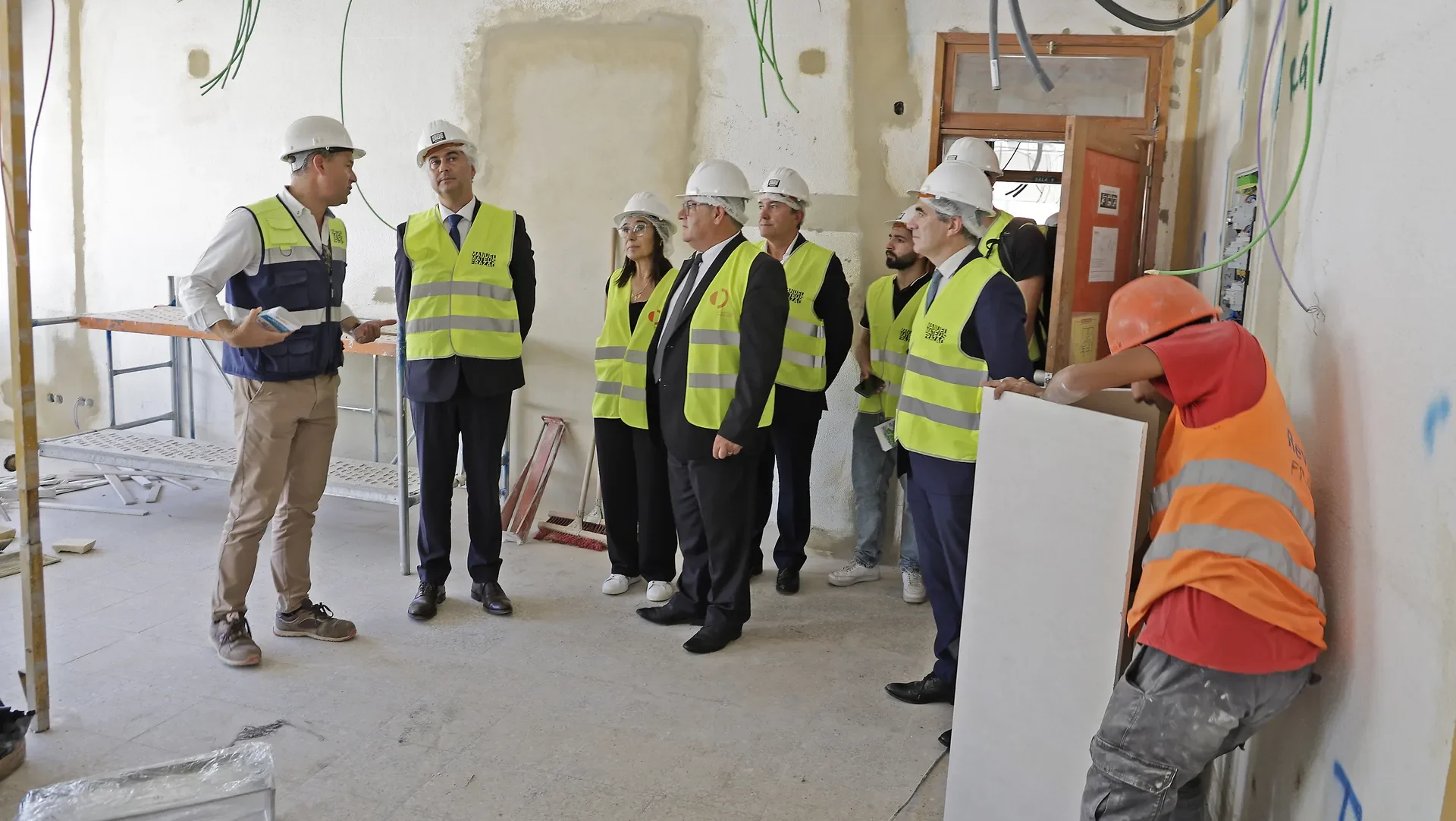 P10 Obras Escola Em Porto De Mós Lfc