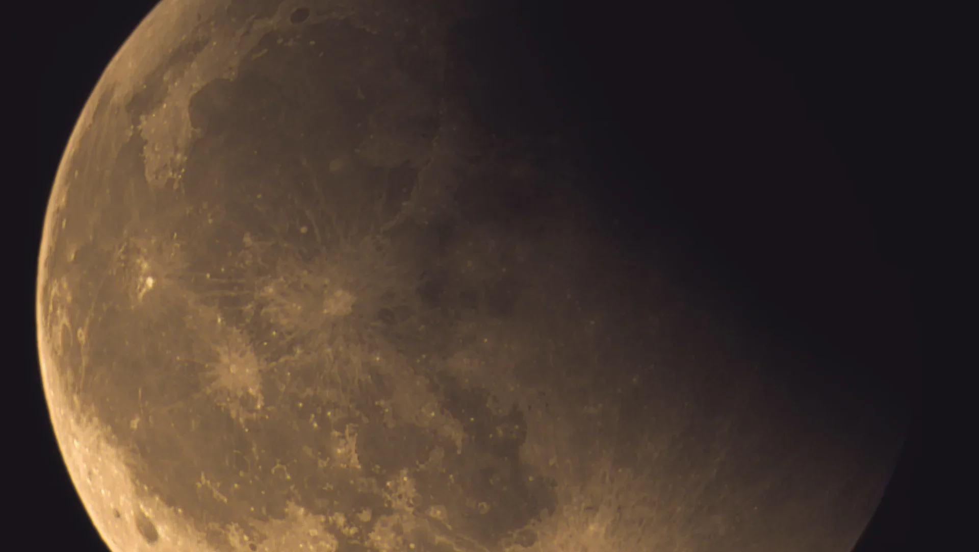 Rui Santos Lunar Eclipse