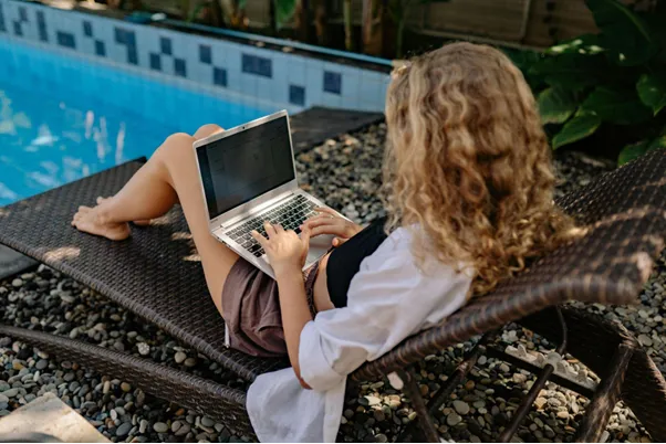 Pessoa Mulher Computador Portatil Laptop 4458335 Pexels