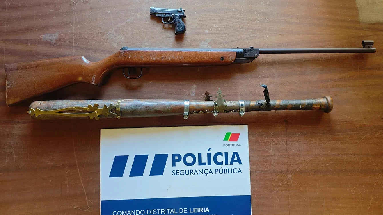 P16 Armas E Objetos Perigosos Suspeito De Crimes Peniche