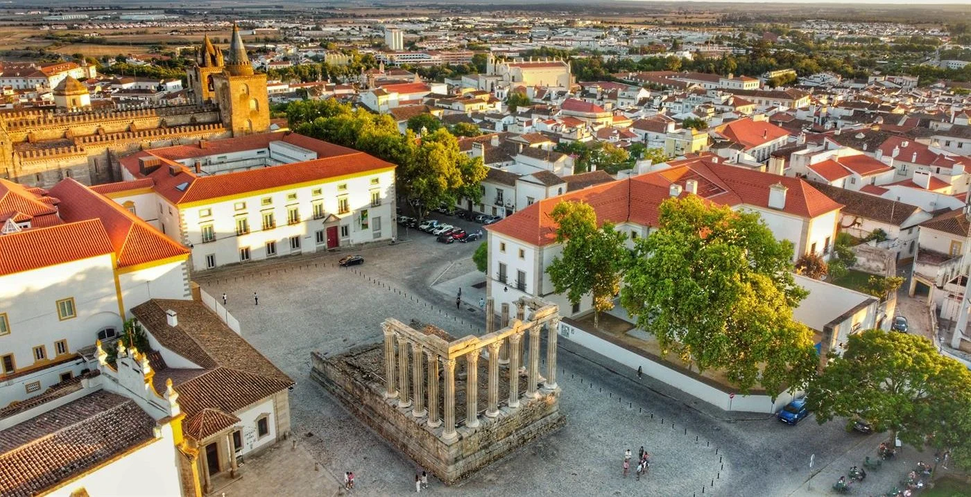 Evora