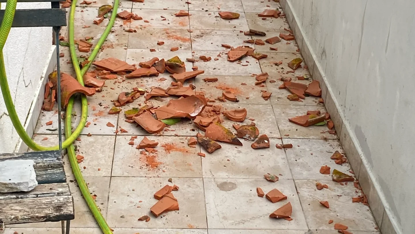 Batalha Telhas No Chão Casa