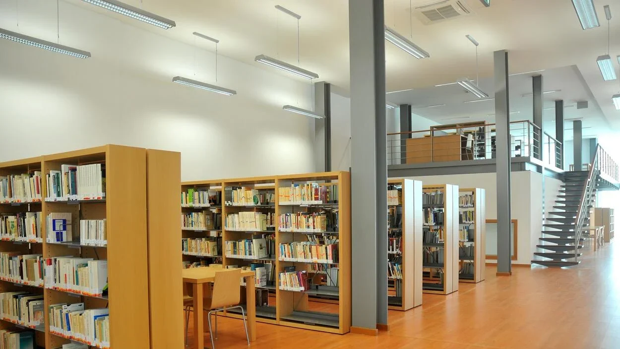 Biblioteca Municipal Da Nazare