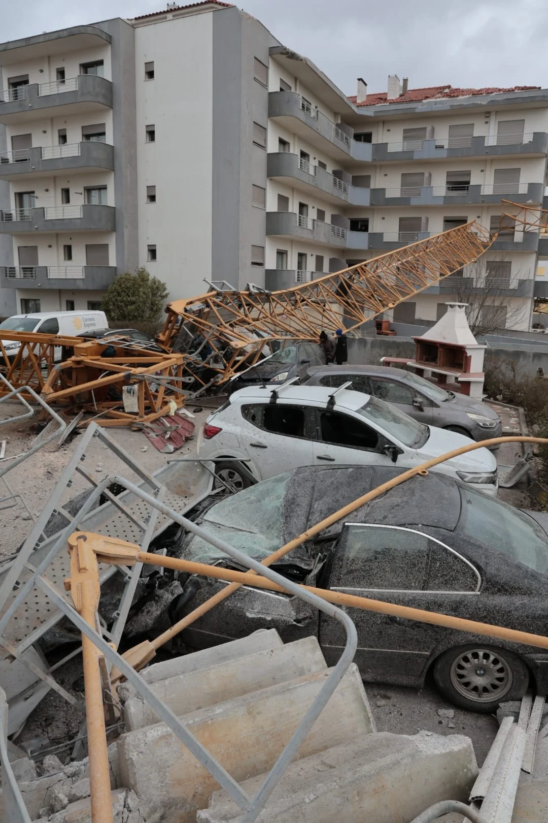 Carros Destruidos Leiria 12