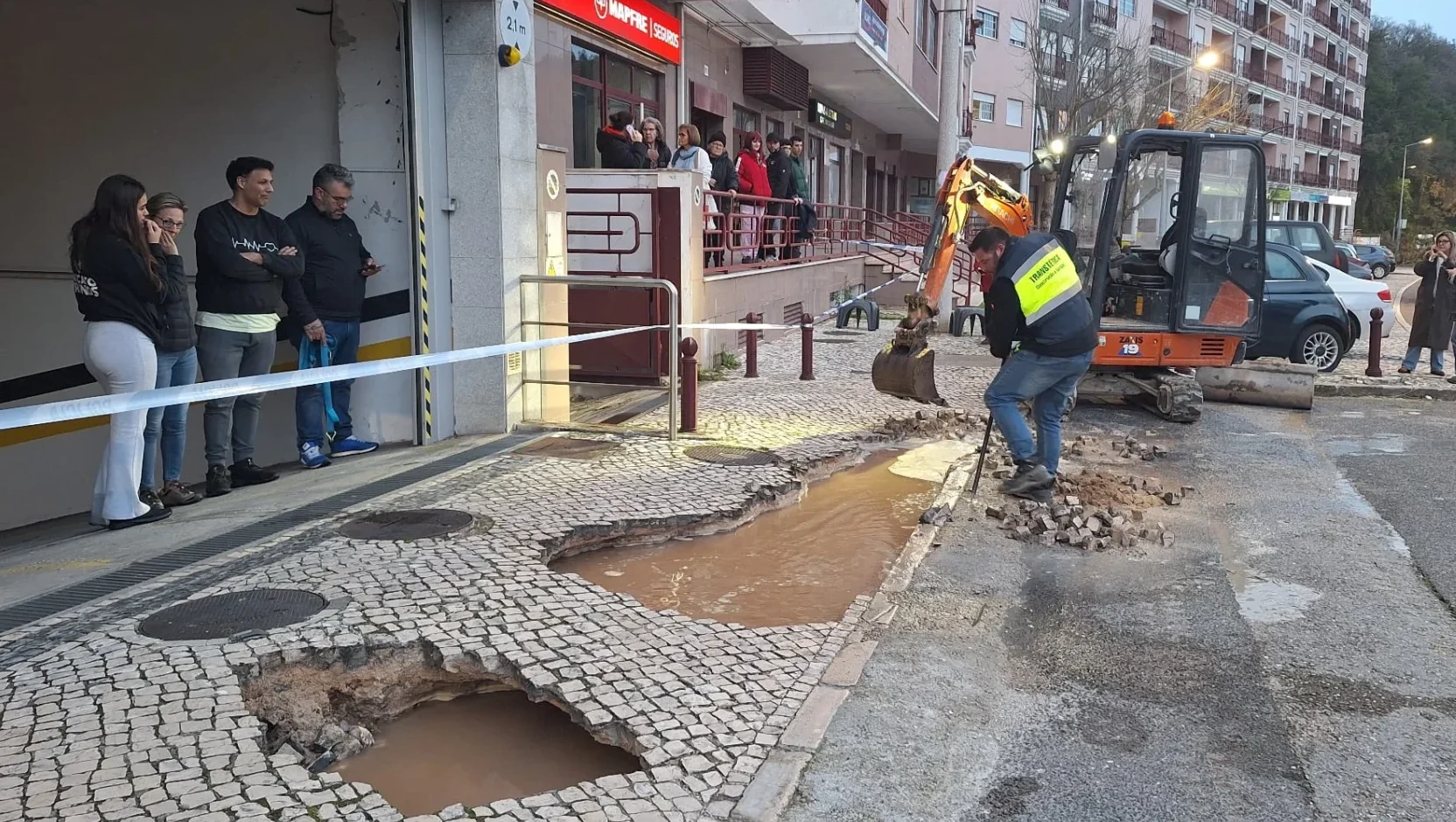 Cratera 1