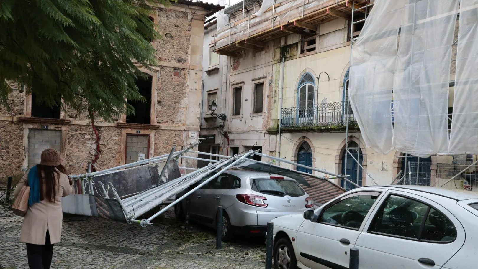 Leiria Destruída Pelo Mau Tempo 34