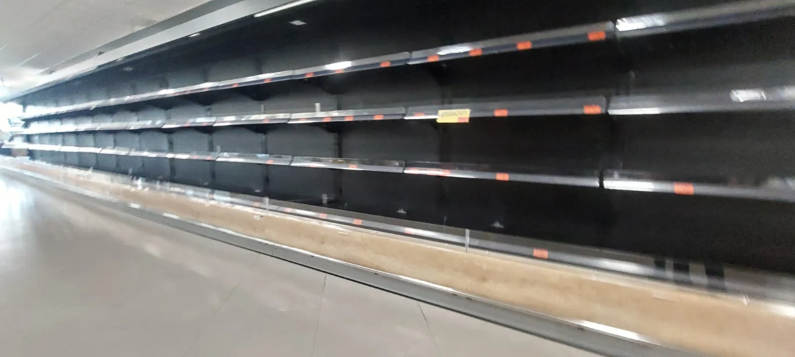 Prateleiras Vazias Supermercado Leiria 3