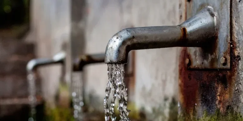 Torneira Com Agua Fotoº