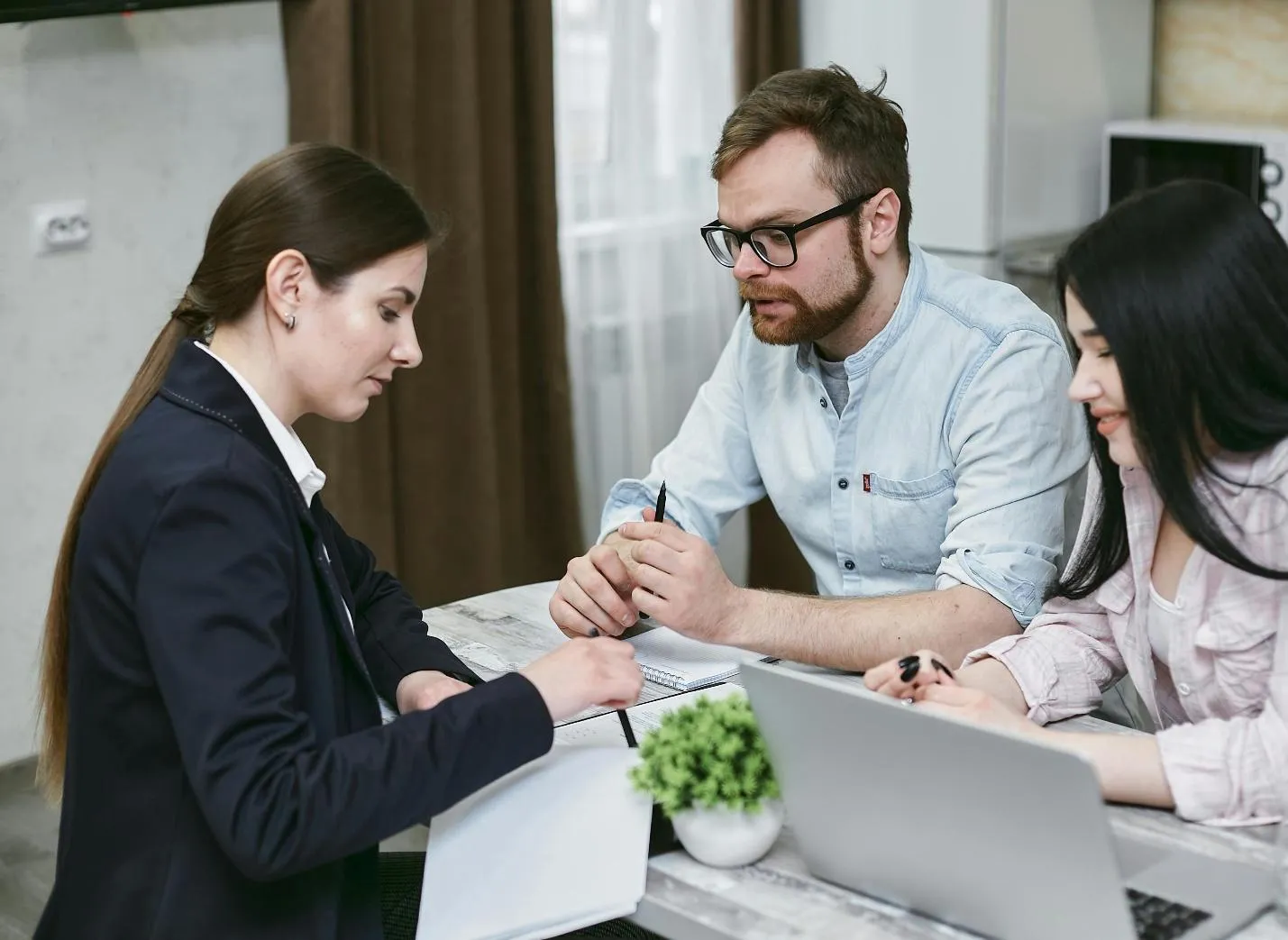 3 Crédito Consolidado Mikhail Nilov Pexels