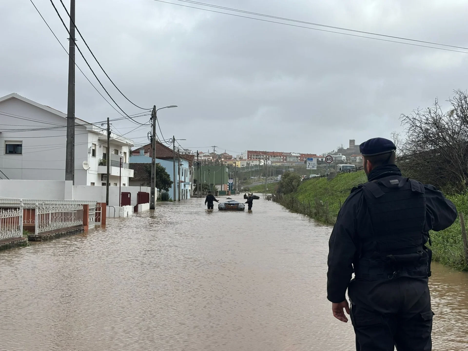 Exercito Na Ponte Das Mestras