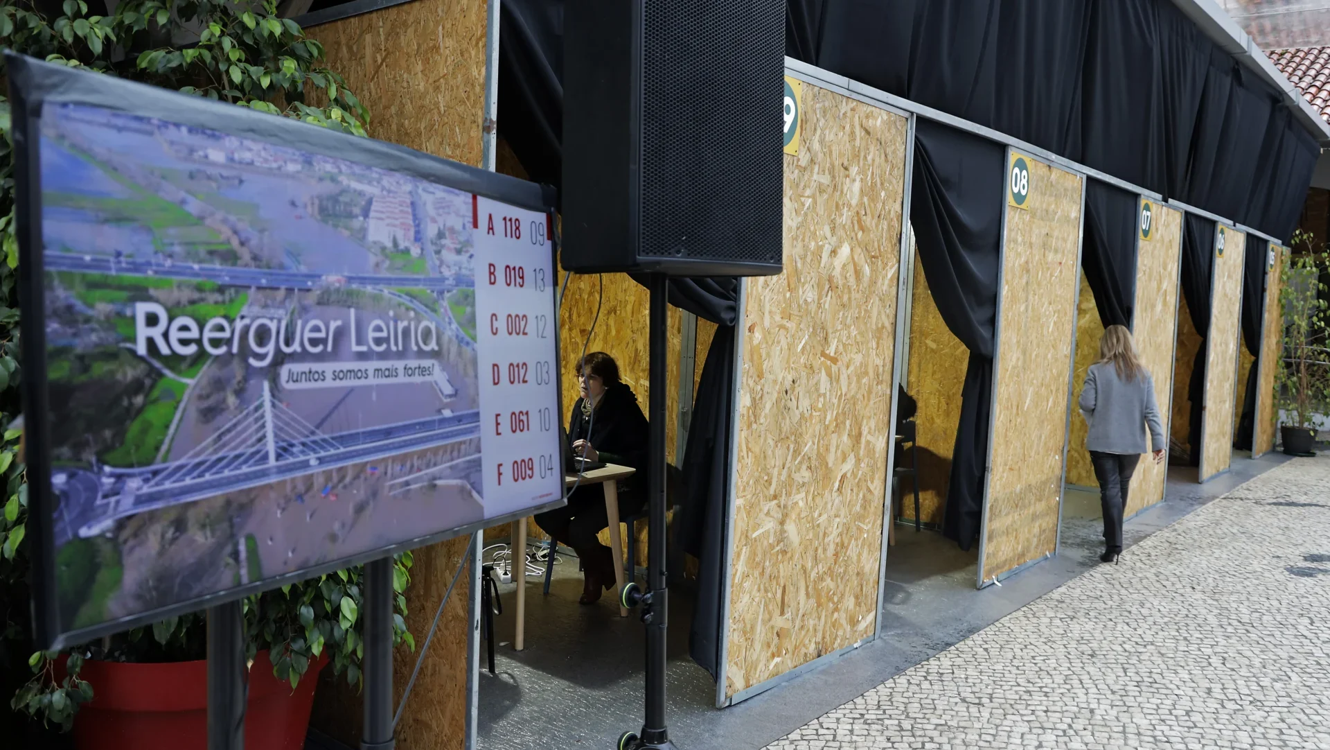 Gabinete Reerguer Leiria Mercado Santana Fc 1508