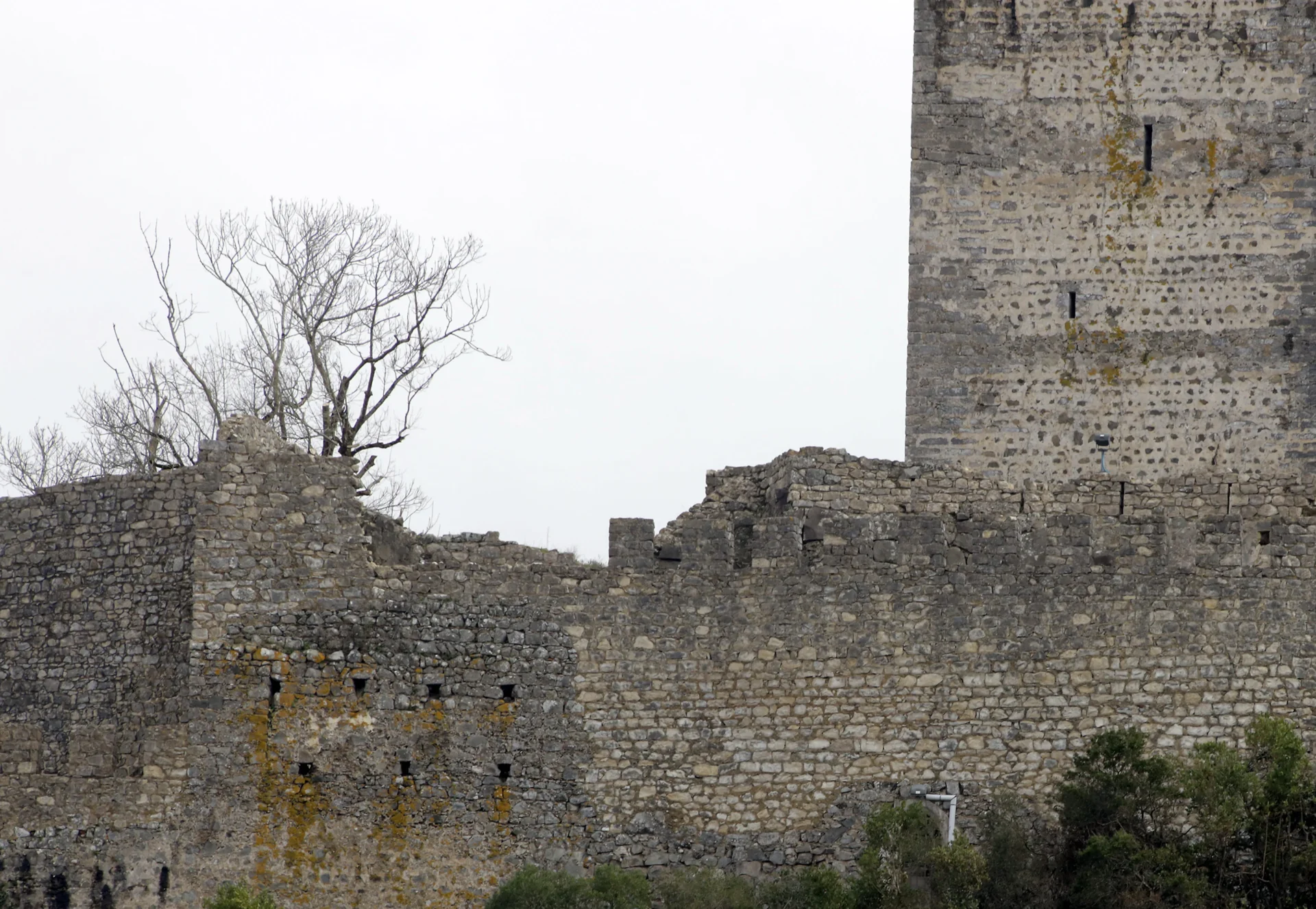 Castelo de Leiria foi afetado pela passagem da tempestade