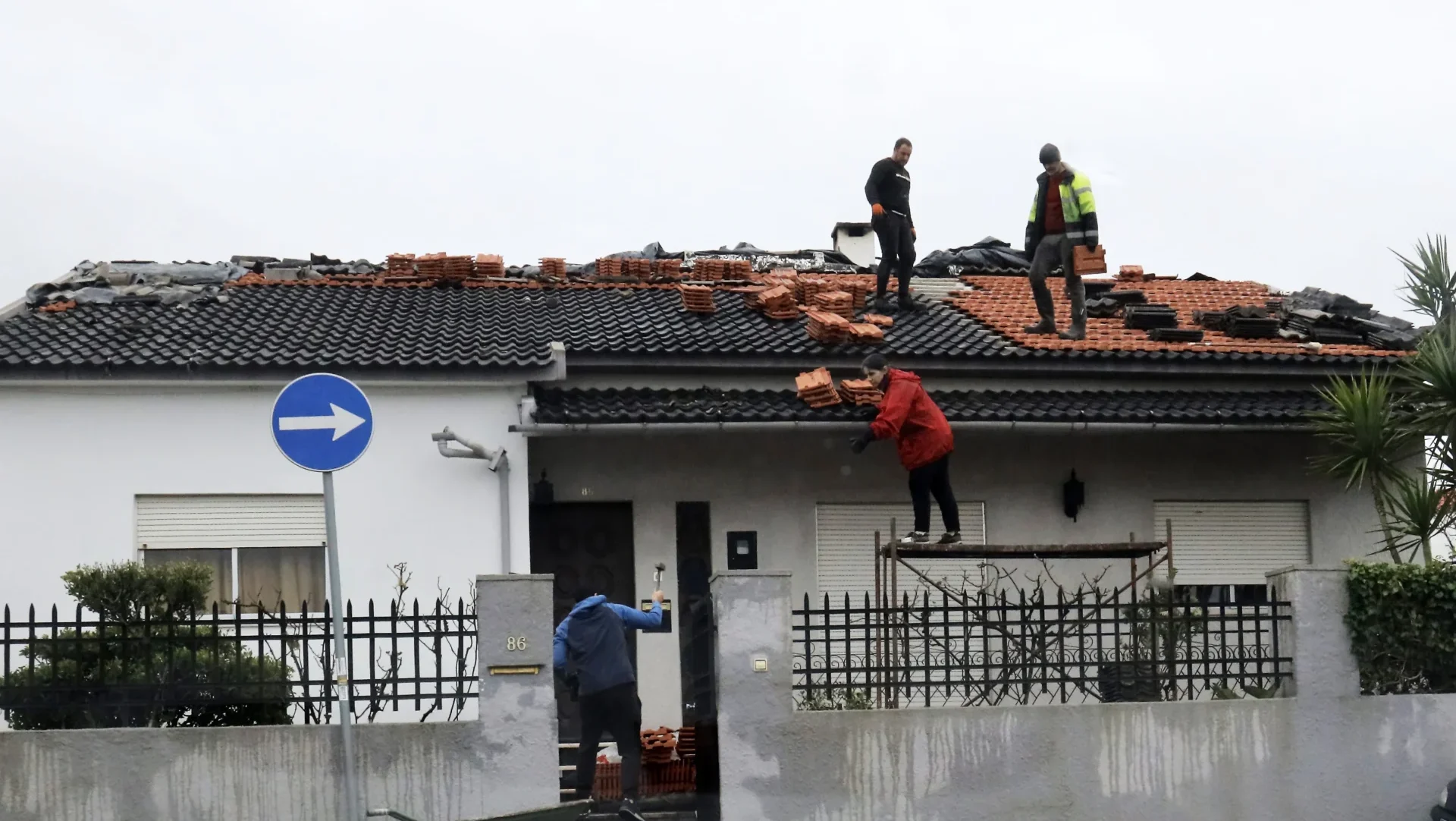 Reconstrução De Telhados