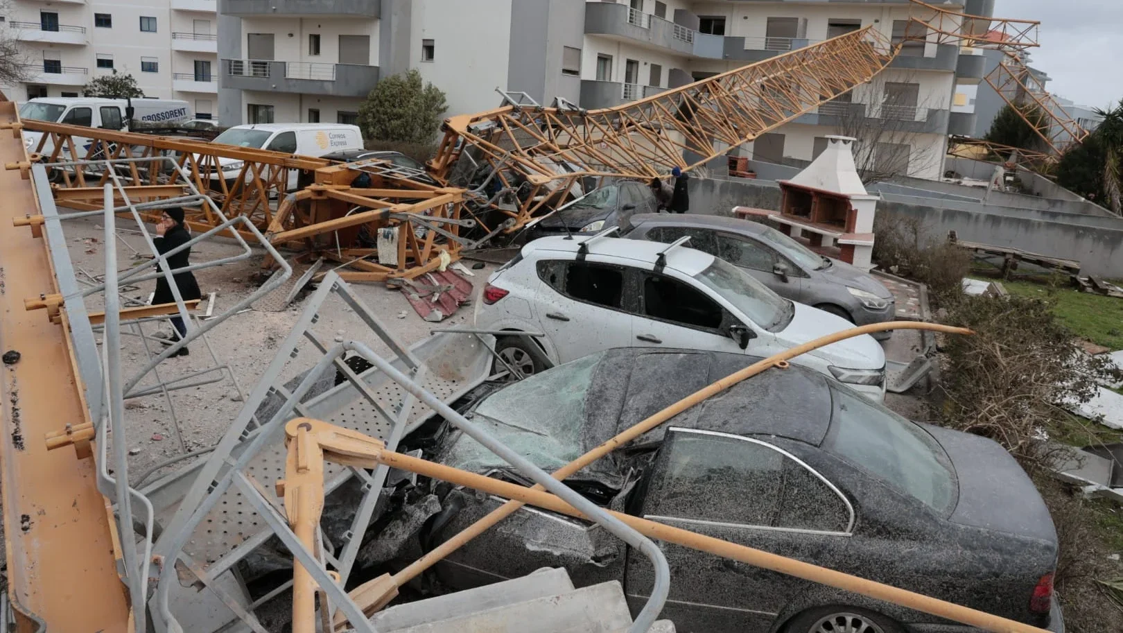 Carros Destruidos Leiria 5