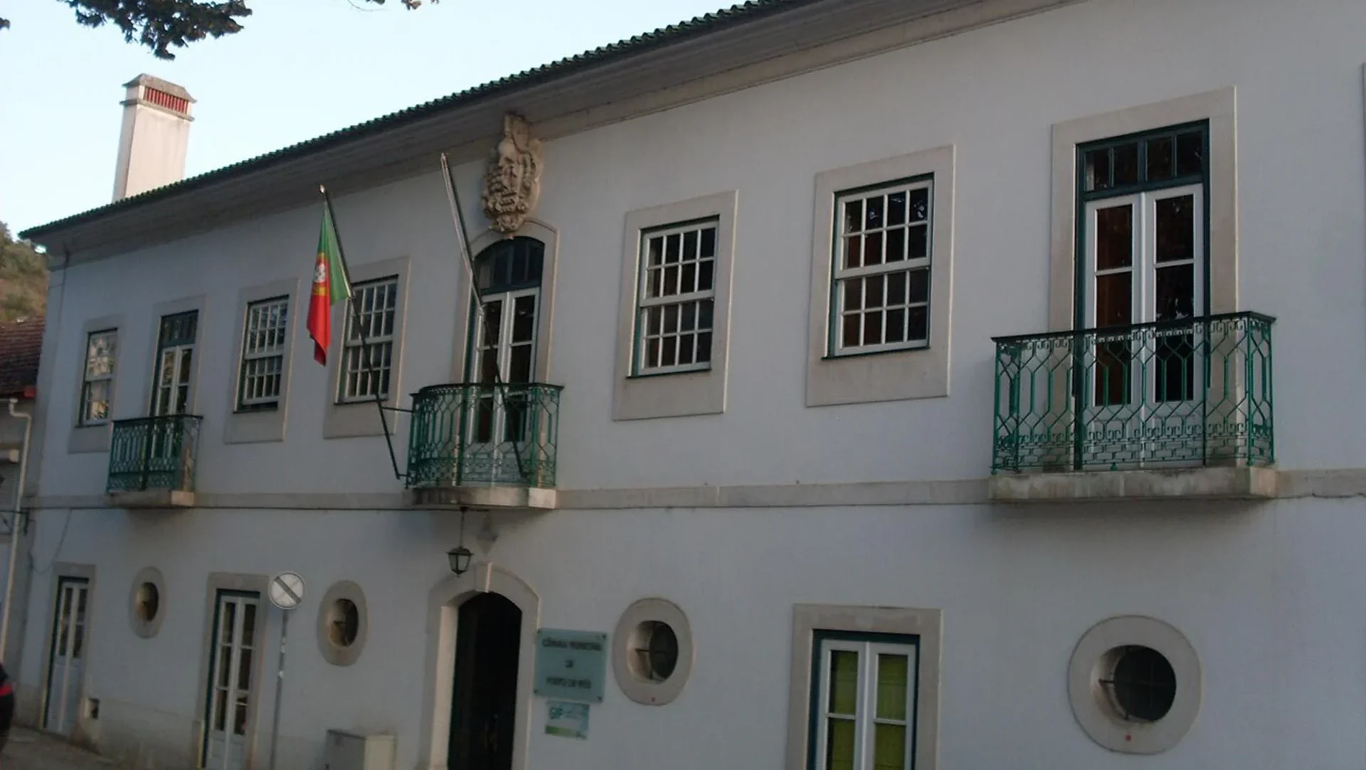 P11 Edifício Dos Gorjões Porto De Mós