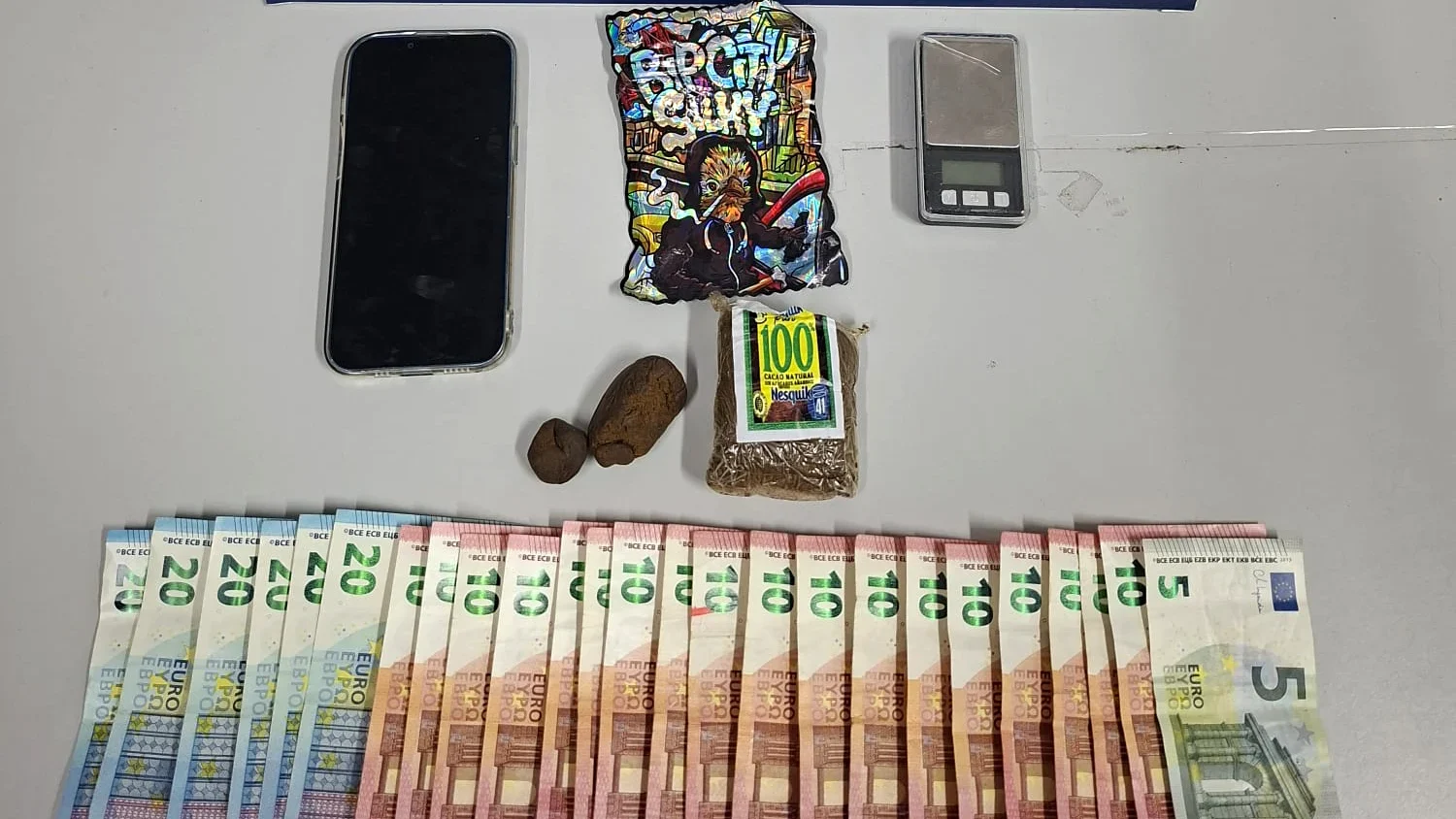 Psp De Leiria Venda De Droga