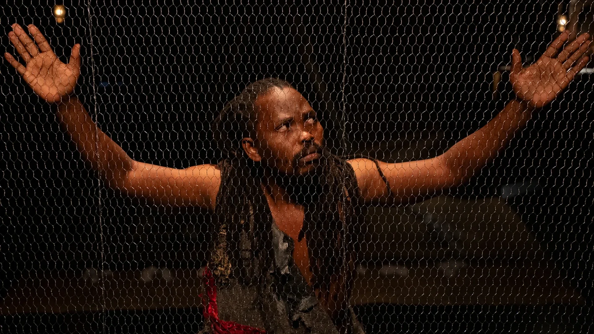 P12 Teatro Da Rainha Um Estranho Corpo Que Dá Ao Palco Teatro Da Rainha