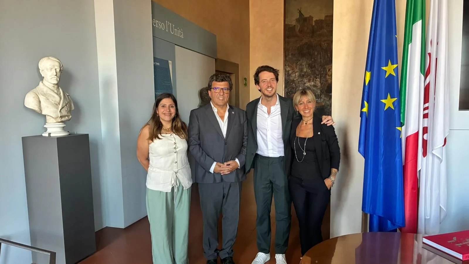 Recepcao Na Camara De Florença Com Vereador E Diretora Do Mercado De Florença Cmcr