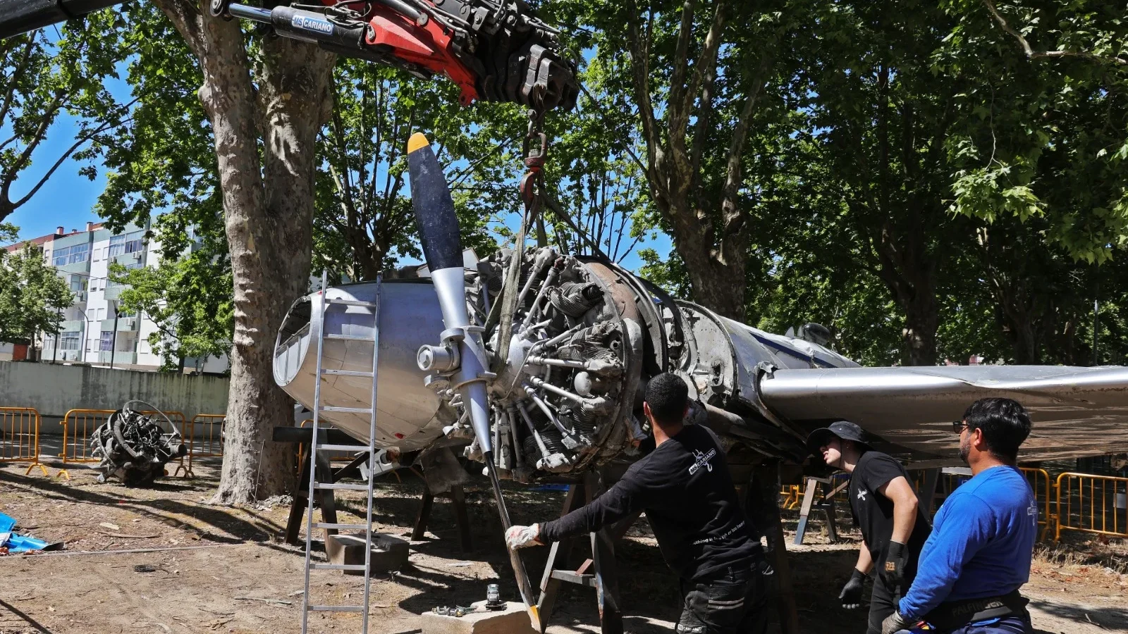 Trabalhos De Remoção Do Avião 4