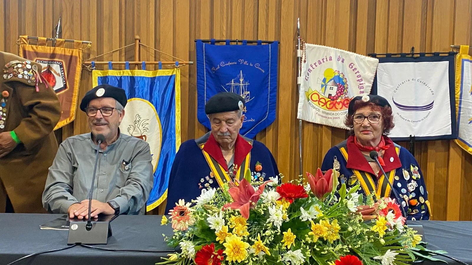 Confraria Sopa Vidreiro Entronização Presidente Marinha Grande Cmmg