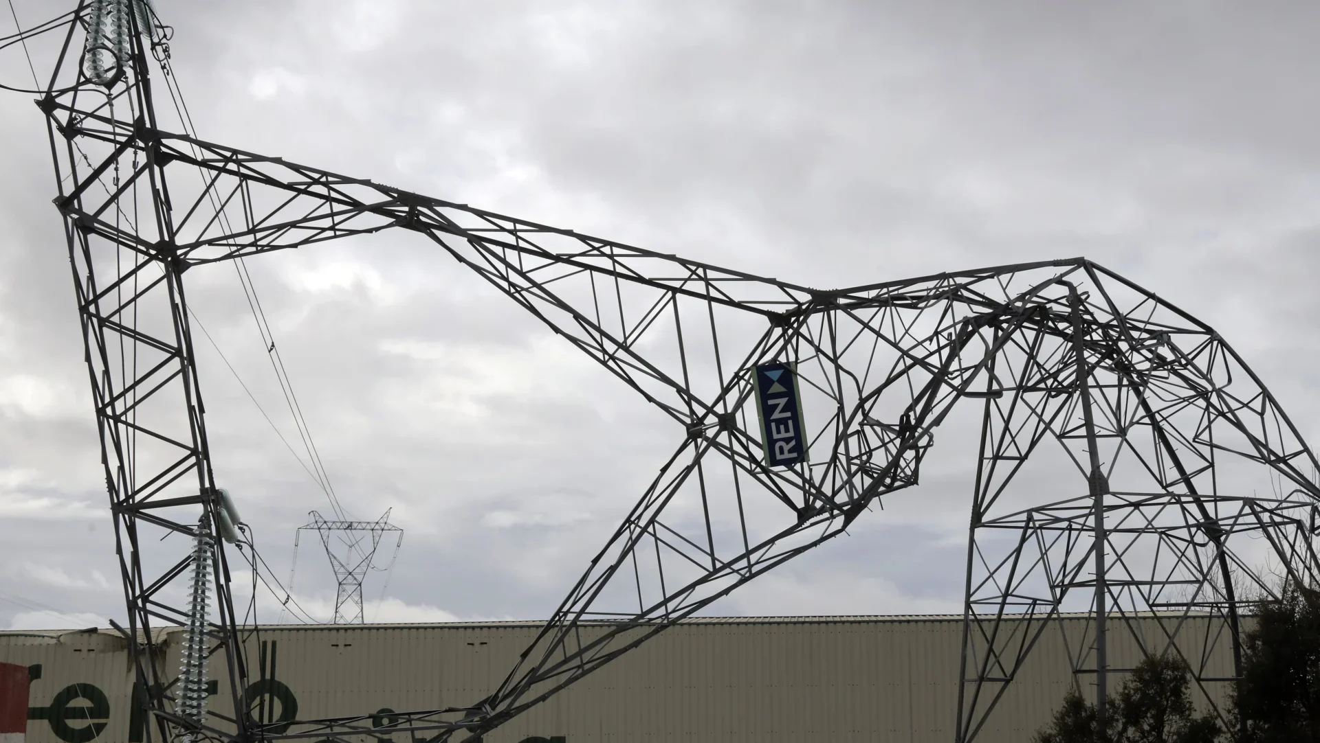 P3 Poste Eletricidade Energia Luz Depressao Kristin Lfc